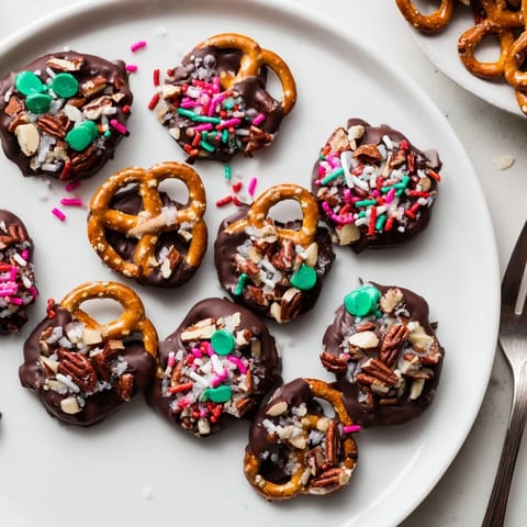 Holiday Snack Chocolate Pretzel Thins